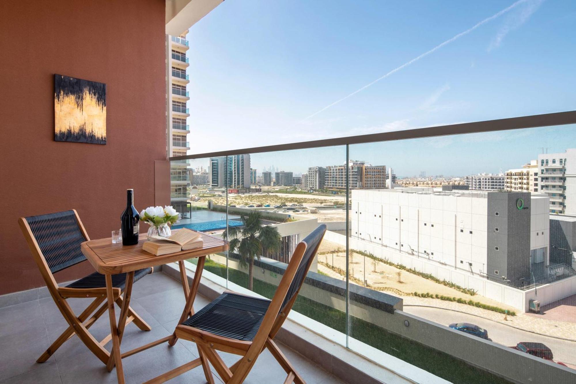 Frank Porter - Jwelz By Danube Apartment Dubai