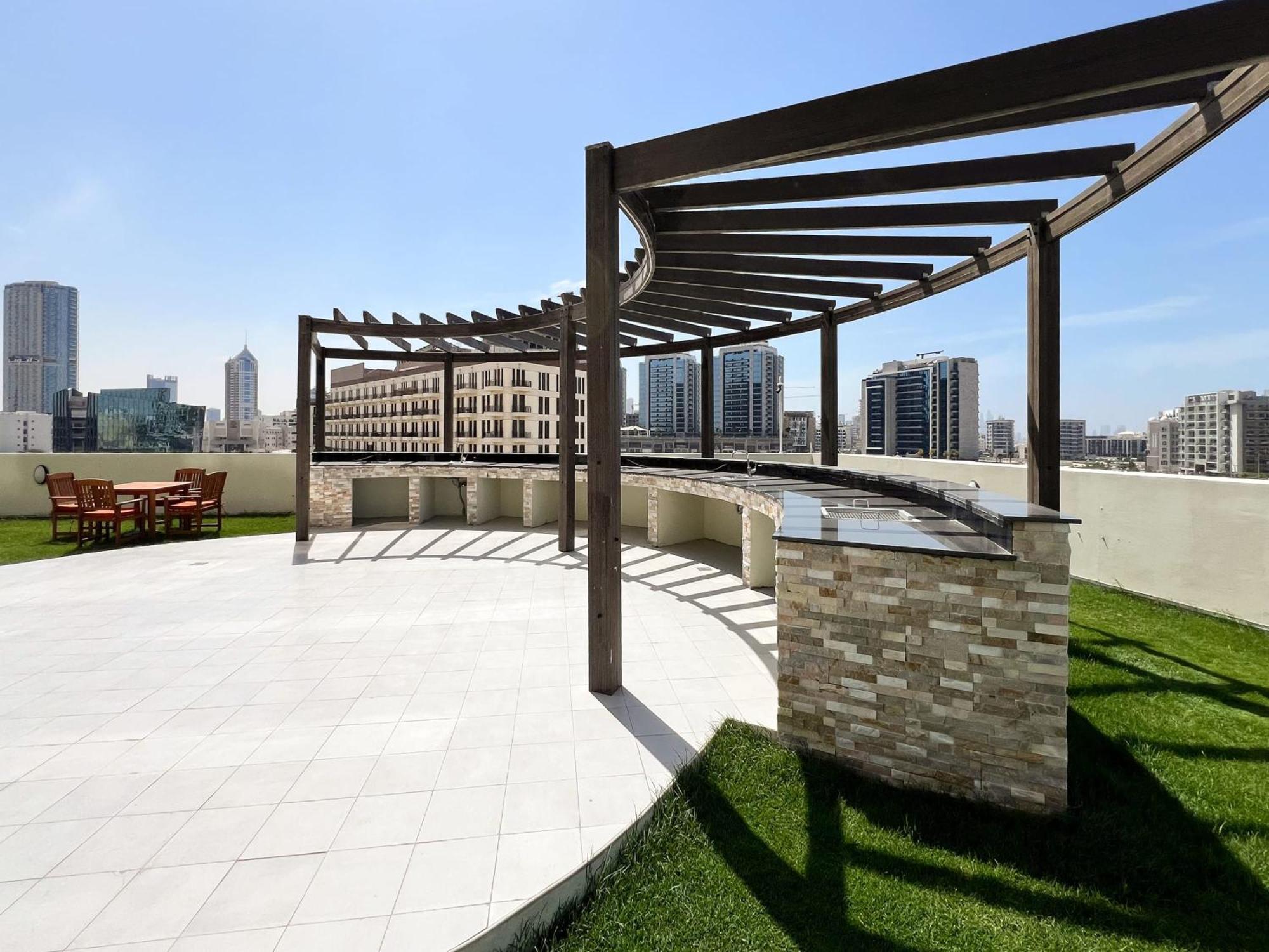 Frank Porter - Jwelz By Danube Apartment Dubai
